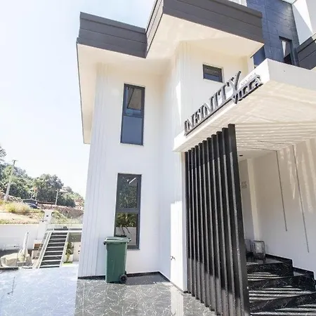 Luxury With A Private Pool *