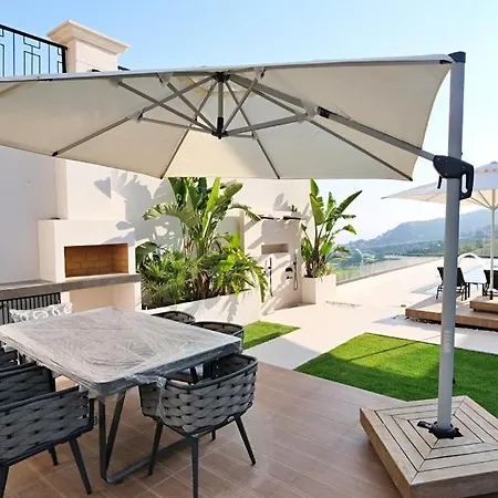 Vilă Luxury With A Private Pool *