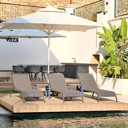 Vilă Luxury With A Private Pool